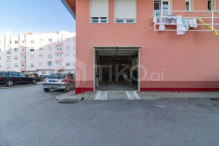 Apartamento T4 para Venda em Corroios Foto 51