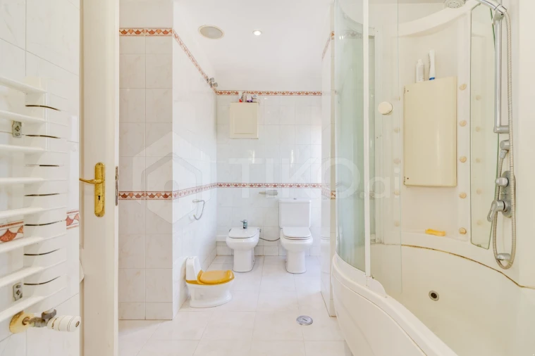 Apartamento T4 para Venda em Corroios Foto 12