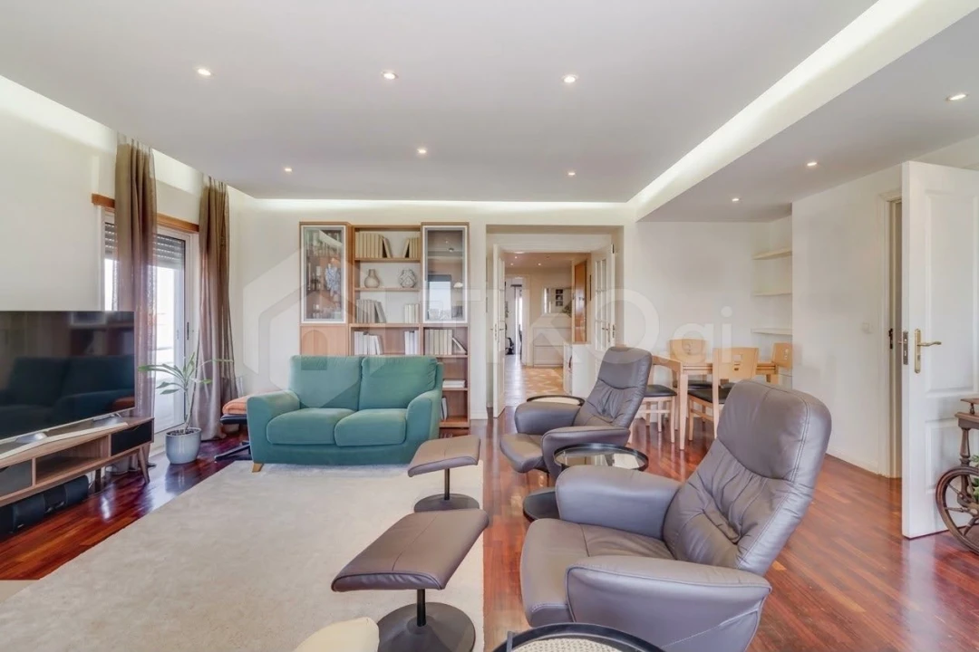 Apartamento T4 para Venda em Corroios Foto 8