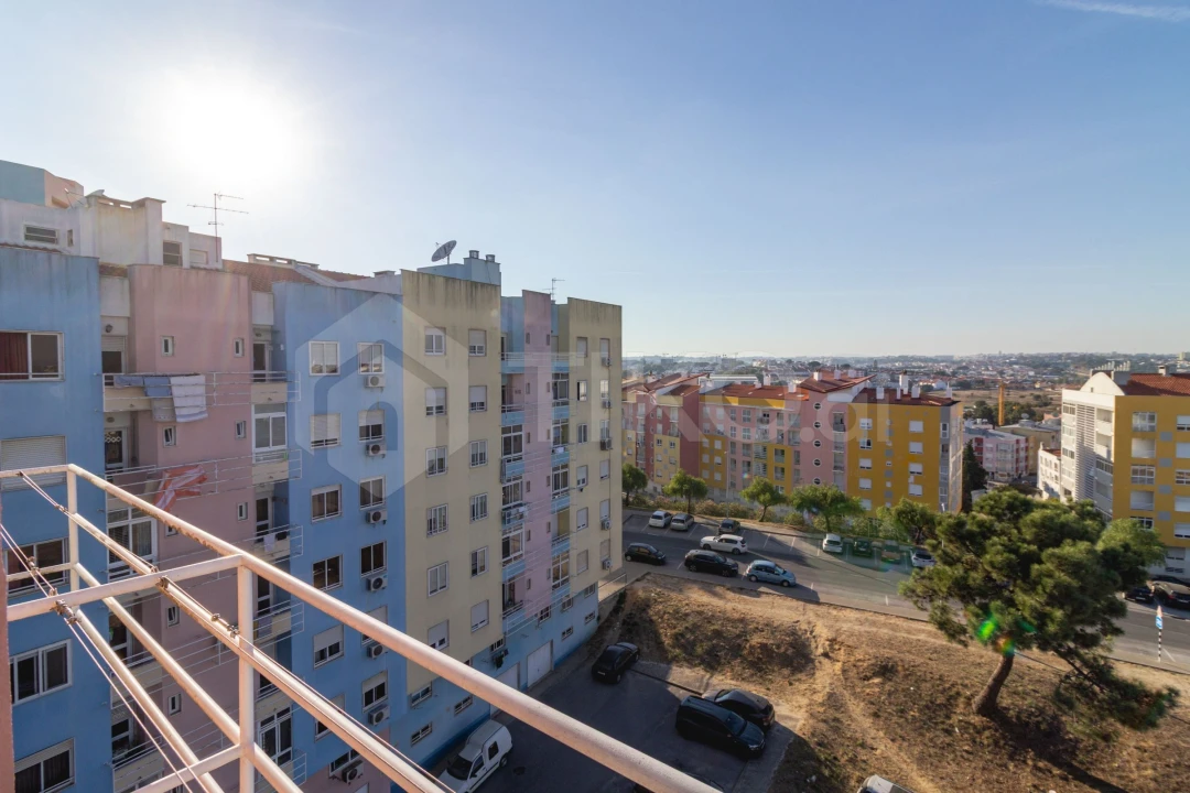 Apartamento T4 para Venda em Corroios Foto 45