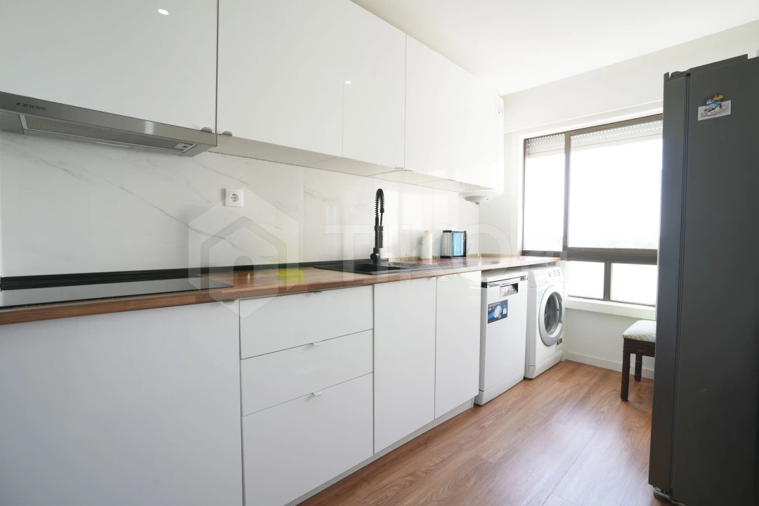 Apartamento T2 para Venda em Corroios Foto 9
