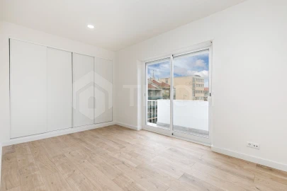 Apartamento T3 para Venda em Venteira
