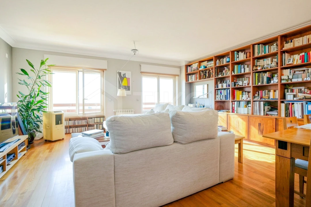 Apartamento T3 para Venda em Carnide Foto 1