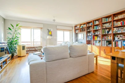 Apartamento T3 para Venda em Carnide
