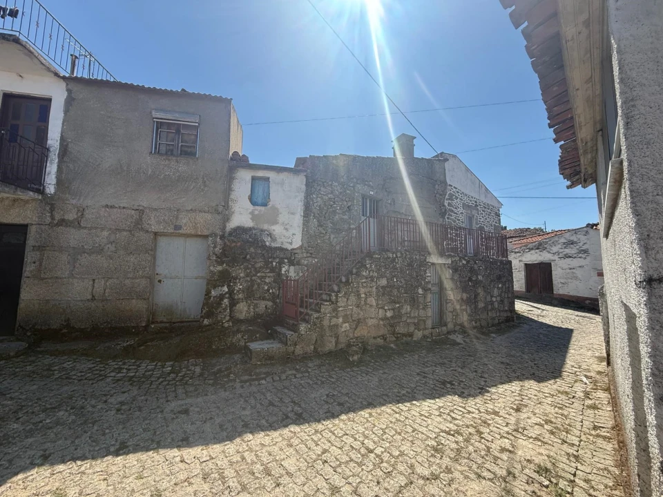 Moradia T3 para Venda em Candoso e Carvalho de Egas Foto 15