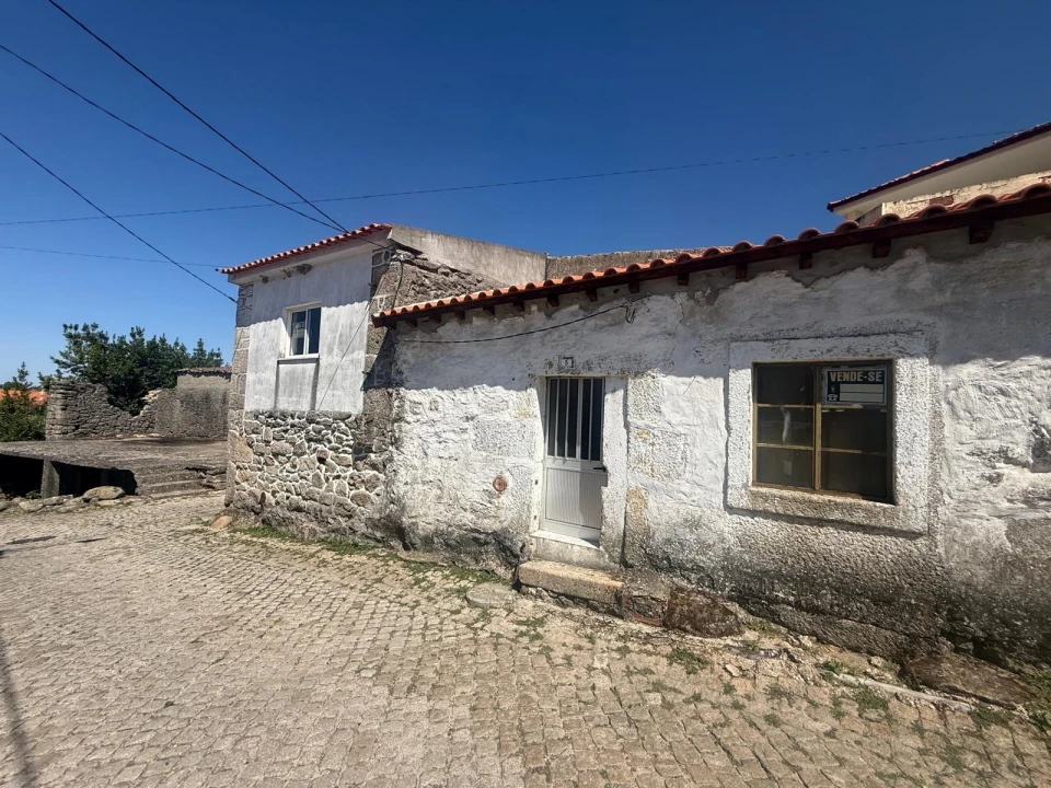 Moradia T3 para Venda em Candoso e Carvalho de Egas Foto 9