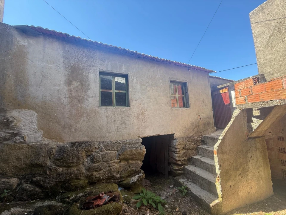 Moradia T3 para Venda em Candoso e Carvalho de Egas Foto 13
