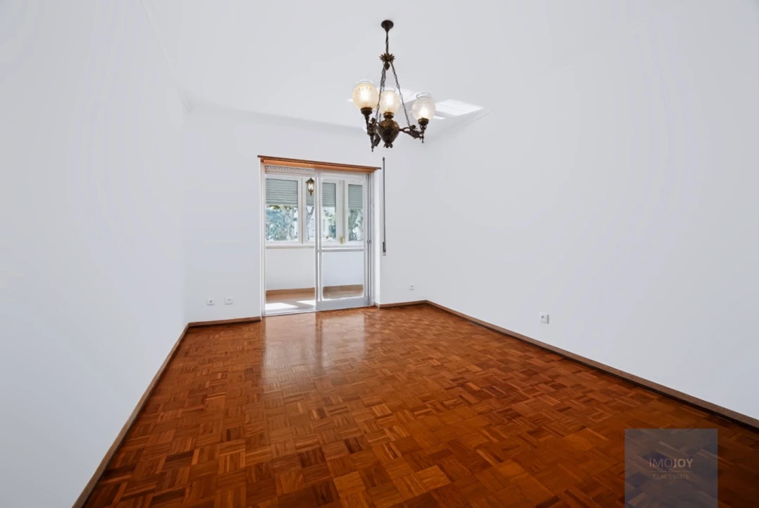 Apartamento T2 para Venda em Algés, Linda-A-Velha e Cruz Quebrada-Dafundo Foto 2