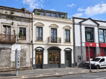 Prédio para Venda em Ponta Delgada (São Pedro)