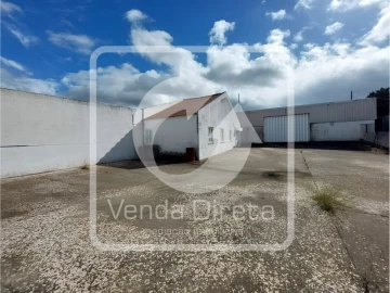 Armazém para Venda em Azeitão (São Lourenço e São Simão)