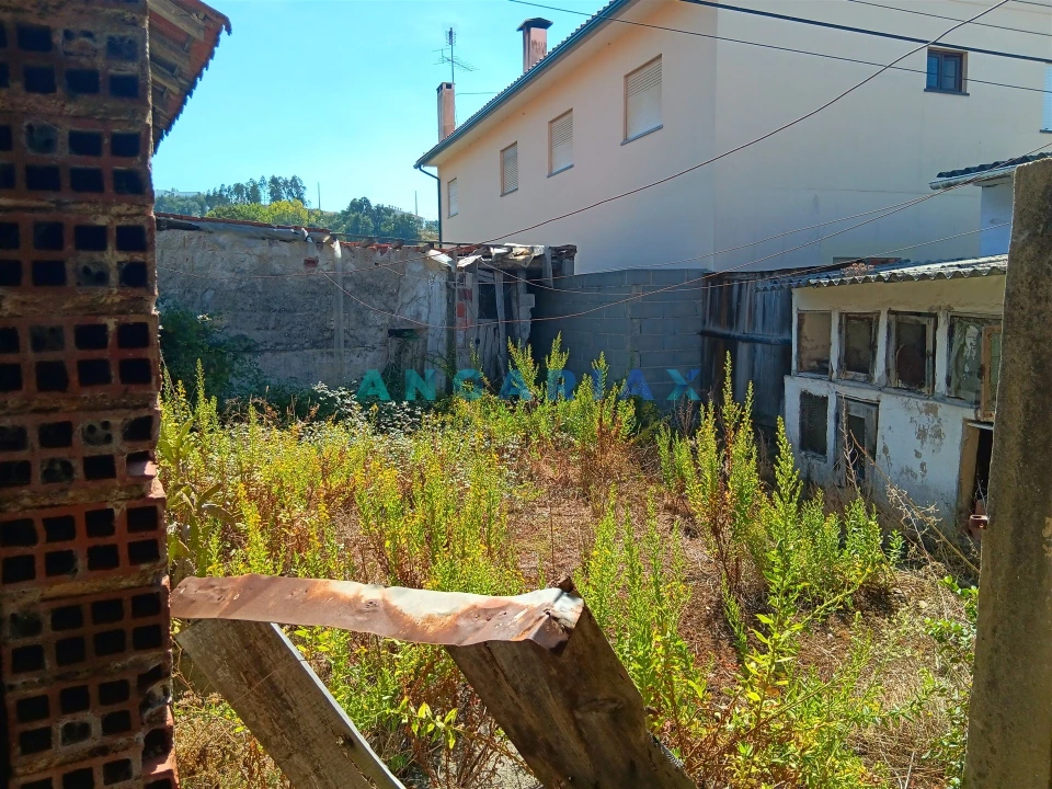 Moradia T3 para Venda em Batalha Foto 3