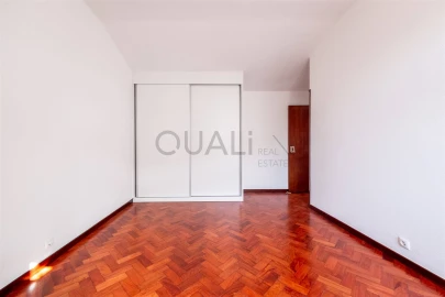 Apartamento T2 para Venda em Funchal (Se)