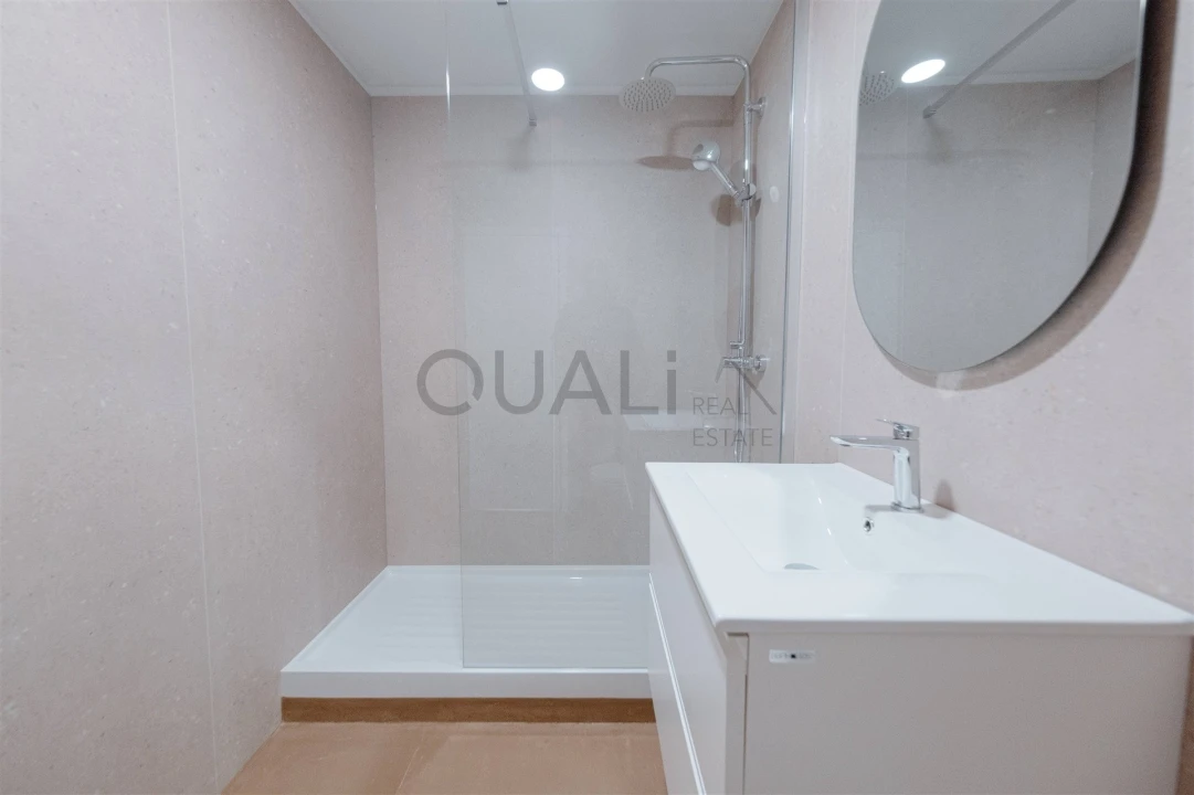 Apartamento T2 para Venda em Funchal (Se) Foto 10