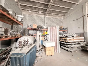 Armazém para Arrendamento em São Pedro