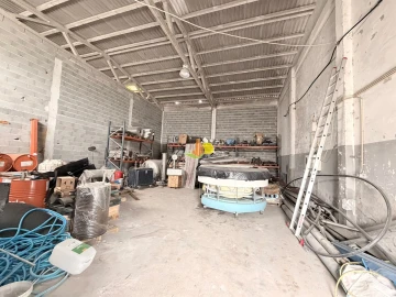 Armazém para Arrendamento em São Pedro