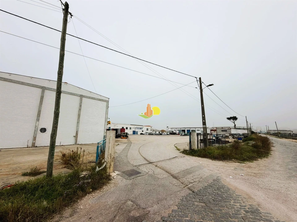 Armazém para Arrendamento em São Pedro Foto 1