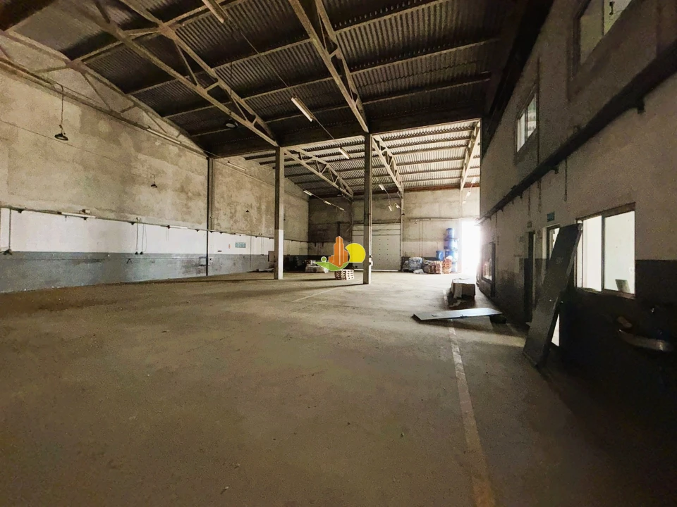Armazém para Arrendamento em São Pedro Foto 5