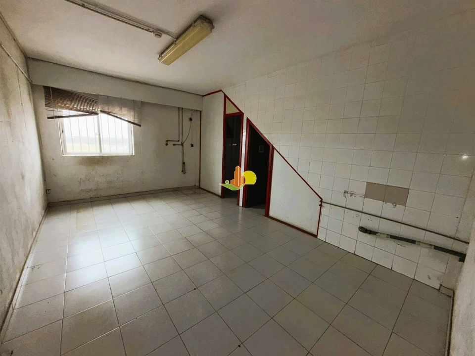 Armazém para Arrendamento em São Pedro Foto 13