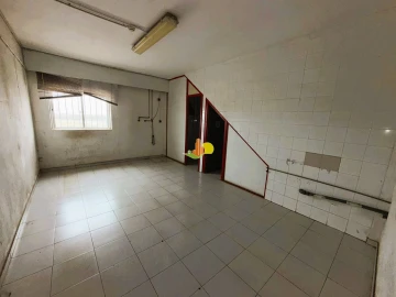 Armazém para Arrendamento em São Pedro