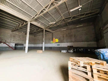 Armazém para Arrendamento em São Pedro
