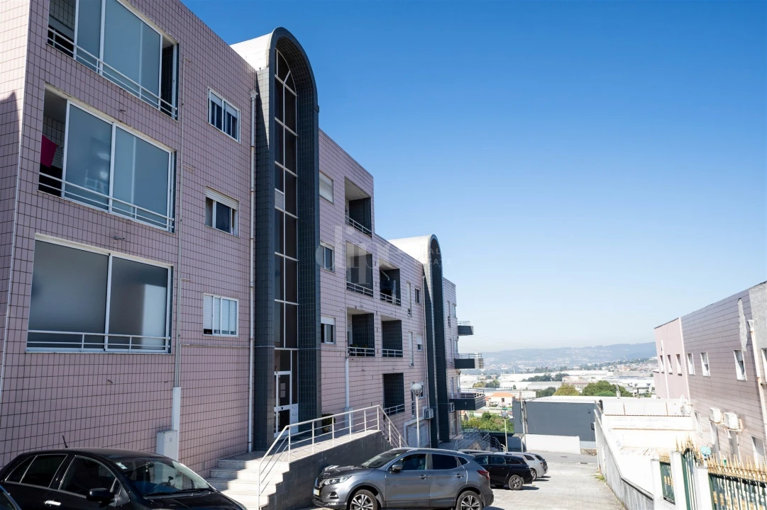 Apartamento T3 para Venda em Selho (São Cristovão) Foto 1