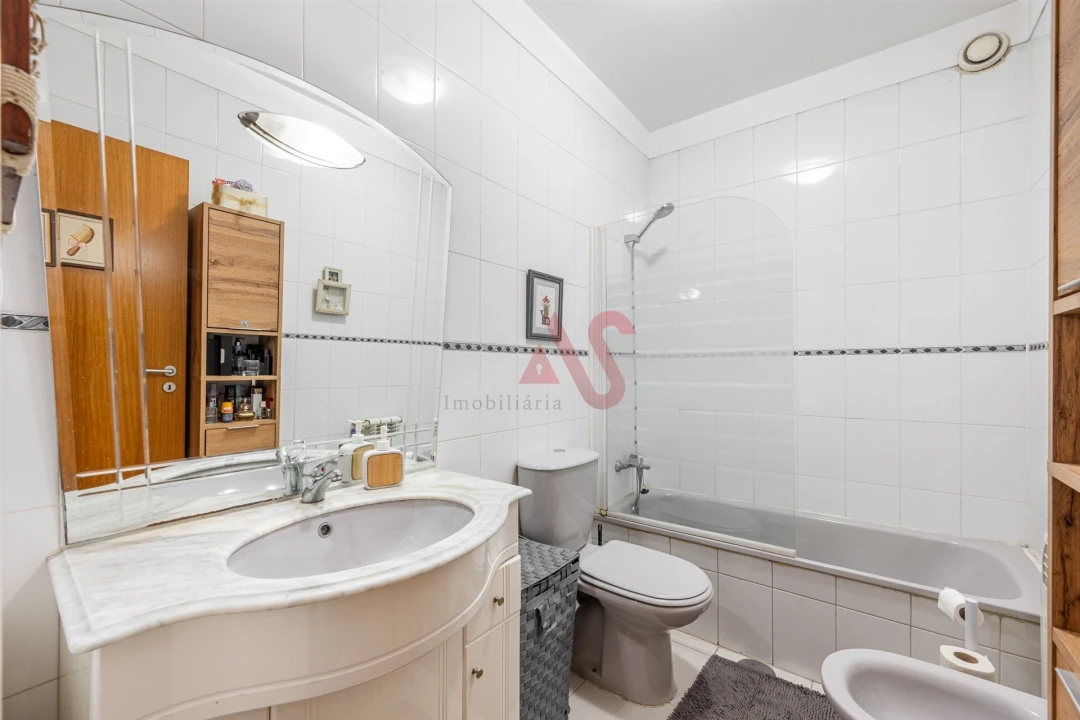 Apartamento T2 para Venda em Rio Tinto Foto 11