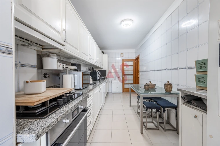Apartamento T2 para Venda em Rio Tinto Foto 9
