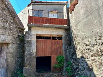 Moradia T2 para Venda em Castro Laboreiro e Lamas de Mouro
