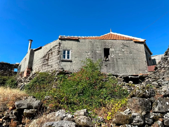 Moradia T2 para Venda em Castro Laboreiro e Lamas de Mouro Foto 3