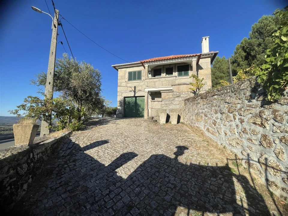 Moradia T3 para Venda em Melo e Nabais Foto 2