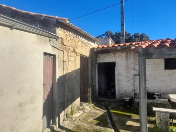 Quinta T3 para Venda em Vale de Prazeres e Mata da Rainha