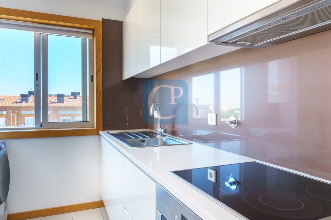 Apartamento T1 para Arrendamento em Paranhos Foto 13
