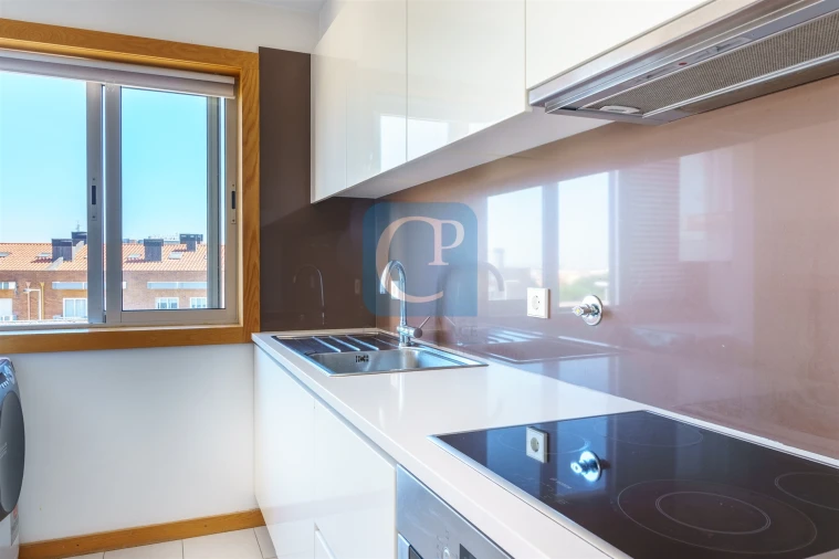 Apartamento T1 para Arrendamento em Paranhos Foto 13