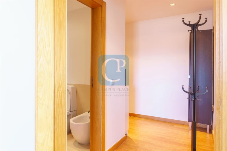 Apartamento T1 para Arrendamento em Paranhos Foto 24