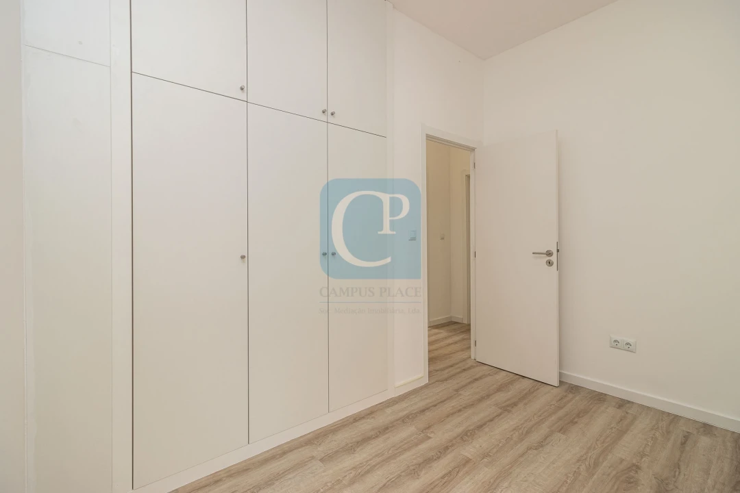 Moradia T2 para Arrendamento em Paranhos Foto 7