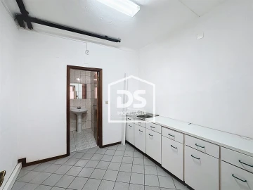 Loja para Arrendamento em Mões