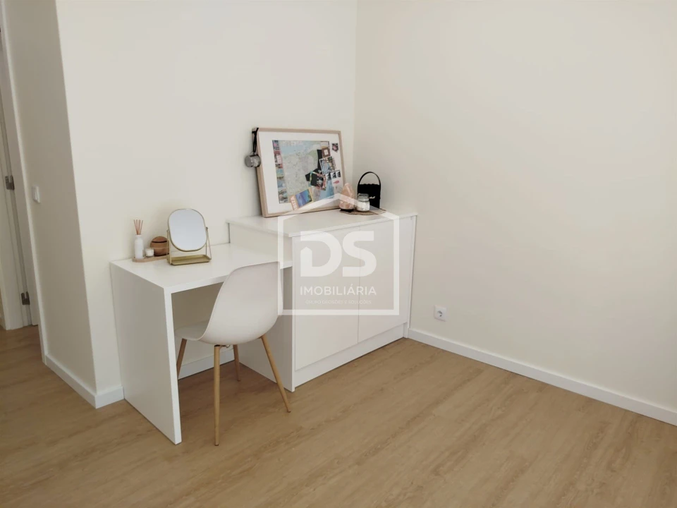 Apartamento T5 para Venda em Viseu Foto 33