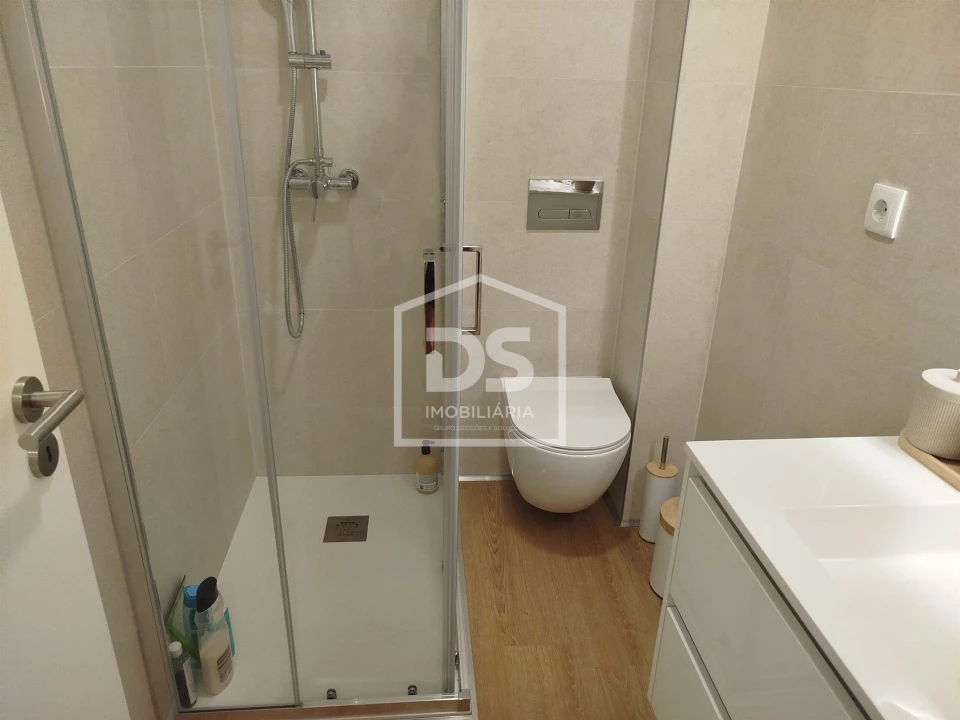 Apartamento T5 para Venda em Viseu Foto 29