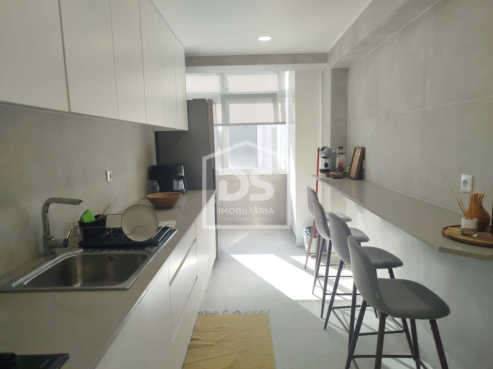 Apartamento T5 para Venda em Viseu Foto 8