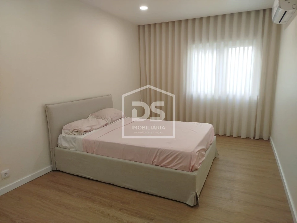 Apartamento T5 para Venda em Viseu Foto 23