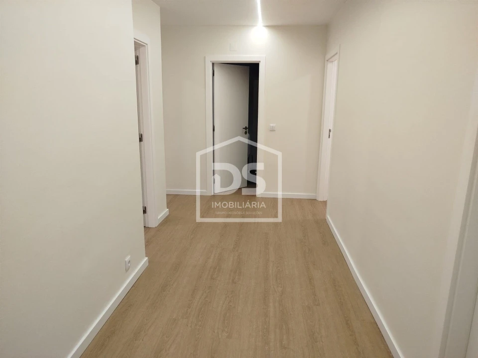 Apartamento T5 para Venda em Viseu Foto 18