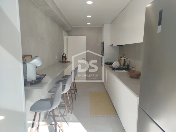 Apartamento T5 para Venda em Viseu Foto 12