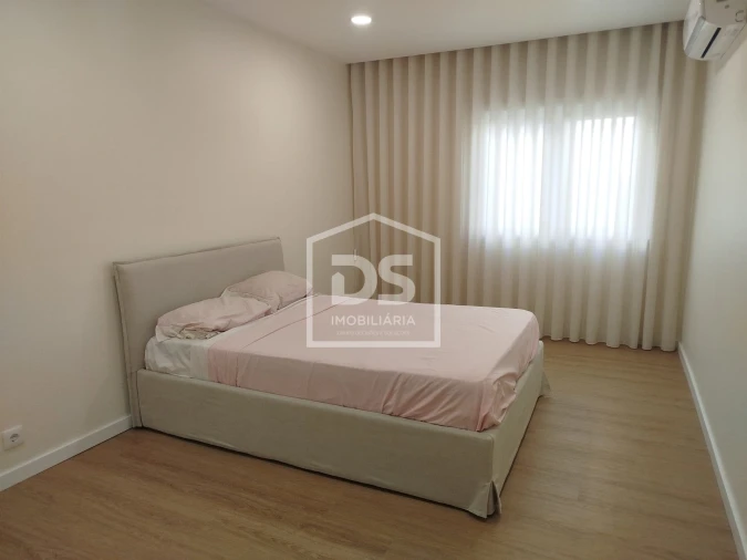 Apartamento T5 para Venda em Viseu Foto 23