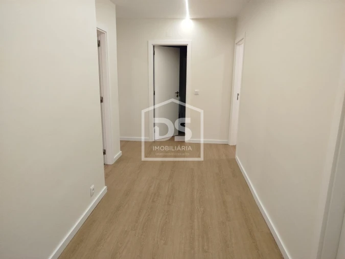 Apartamento T5 para Venda em Viseu Foto 18