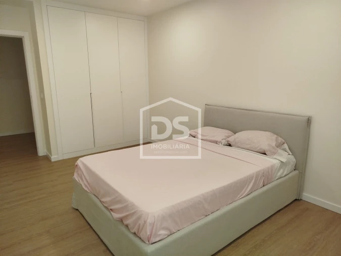Apartamento T5 para Venda em Viseu Foto 24