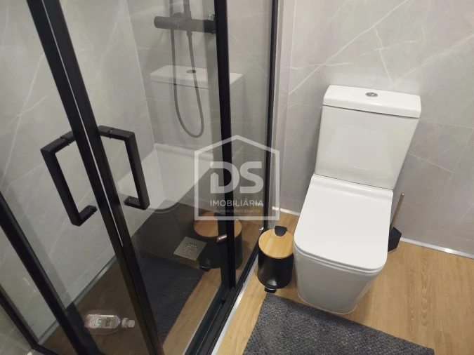 Apartamento T5 para Venda em Viseu Foto 43