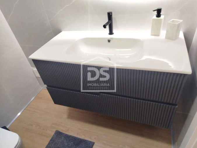 Apartamento T5 para Venda em Viseu Foto 42