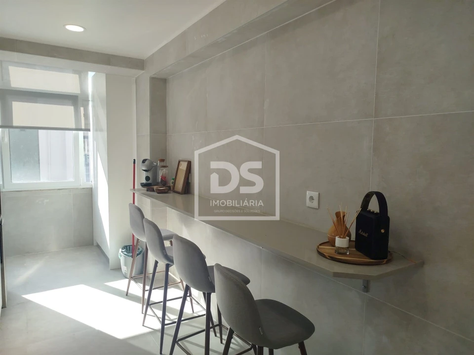 Apartamento T5 para Venda em Viseu Foto 11