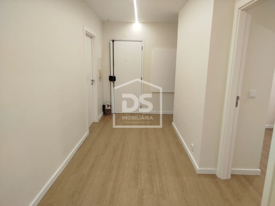 Apartamento T5 para Venda em Viseu Foto 17