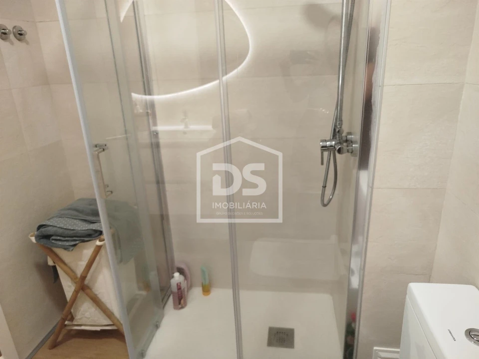 Apartamento T5 para Venda em Viseu Foto 38